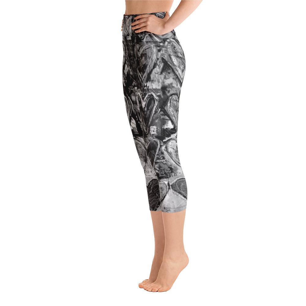Hearts without Borders Black & White | Women's Fine Art High-Waist Capris