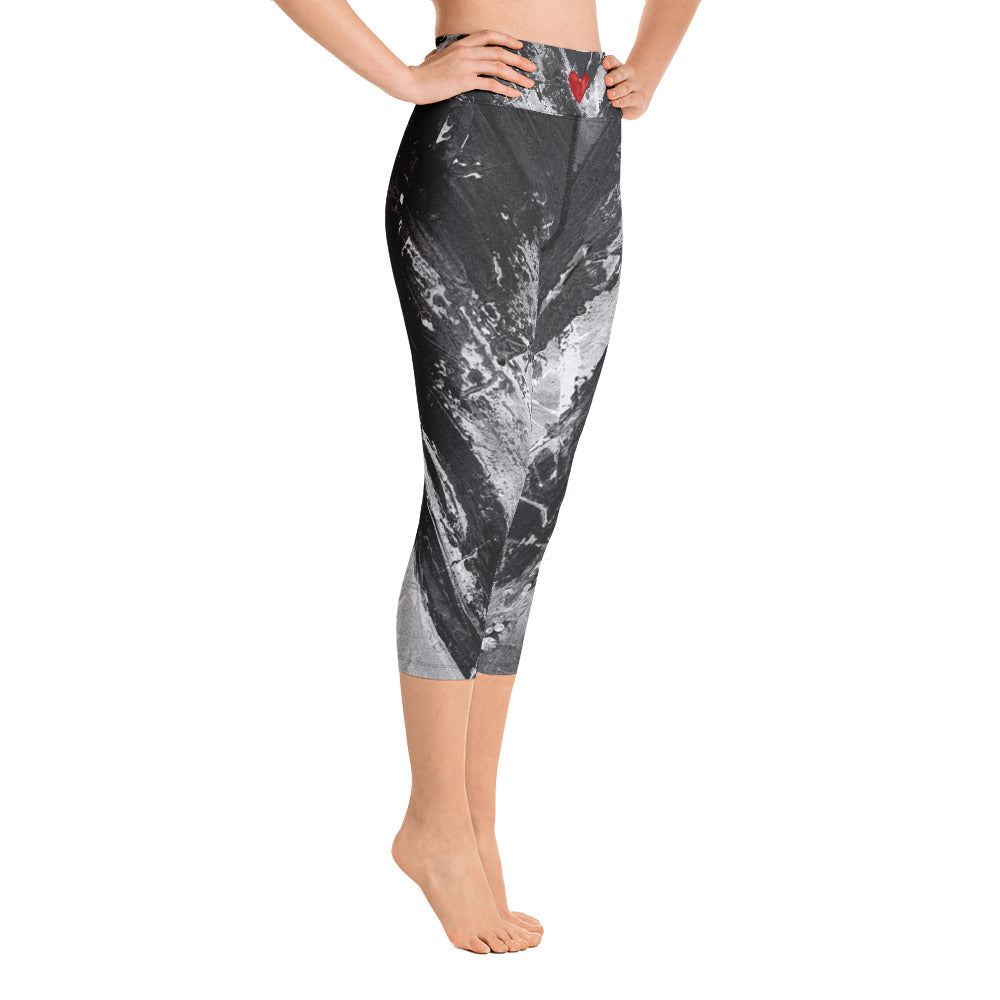 Heart Explosion Noir with Red Hearts | Women's Fine Art High-Waist Capris